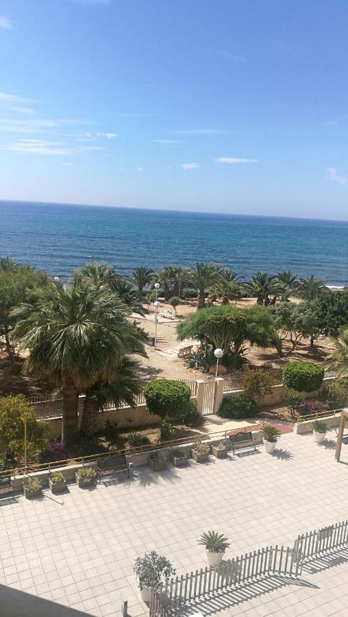 Primera Linea De Mar إل كامبيلو المظهر الخارجي الصورة